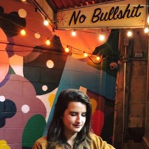 Meet your Posher, Lore